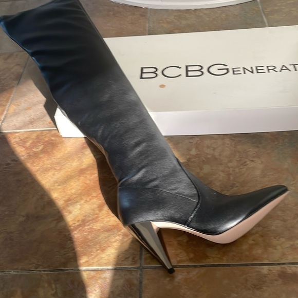 BCBGeneration Shoes - NEW BCBG KNEE HIGH BLACK BOOTS 7.5